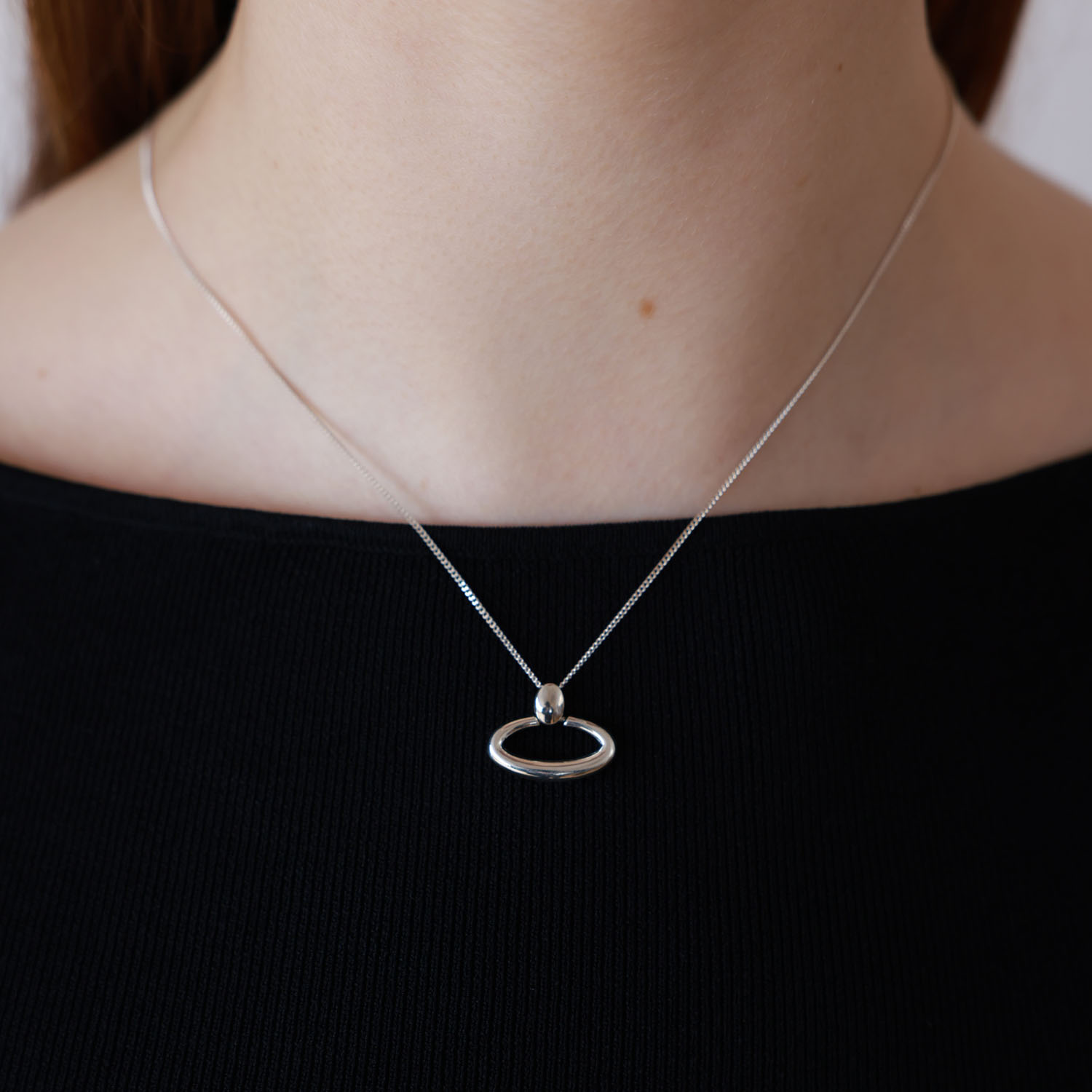 Oval ring neck